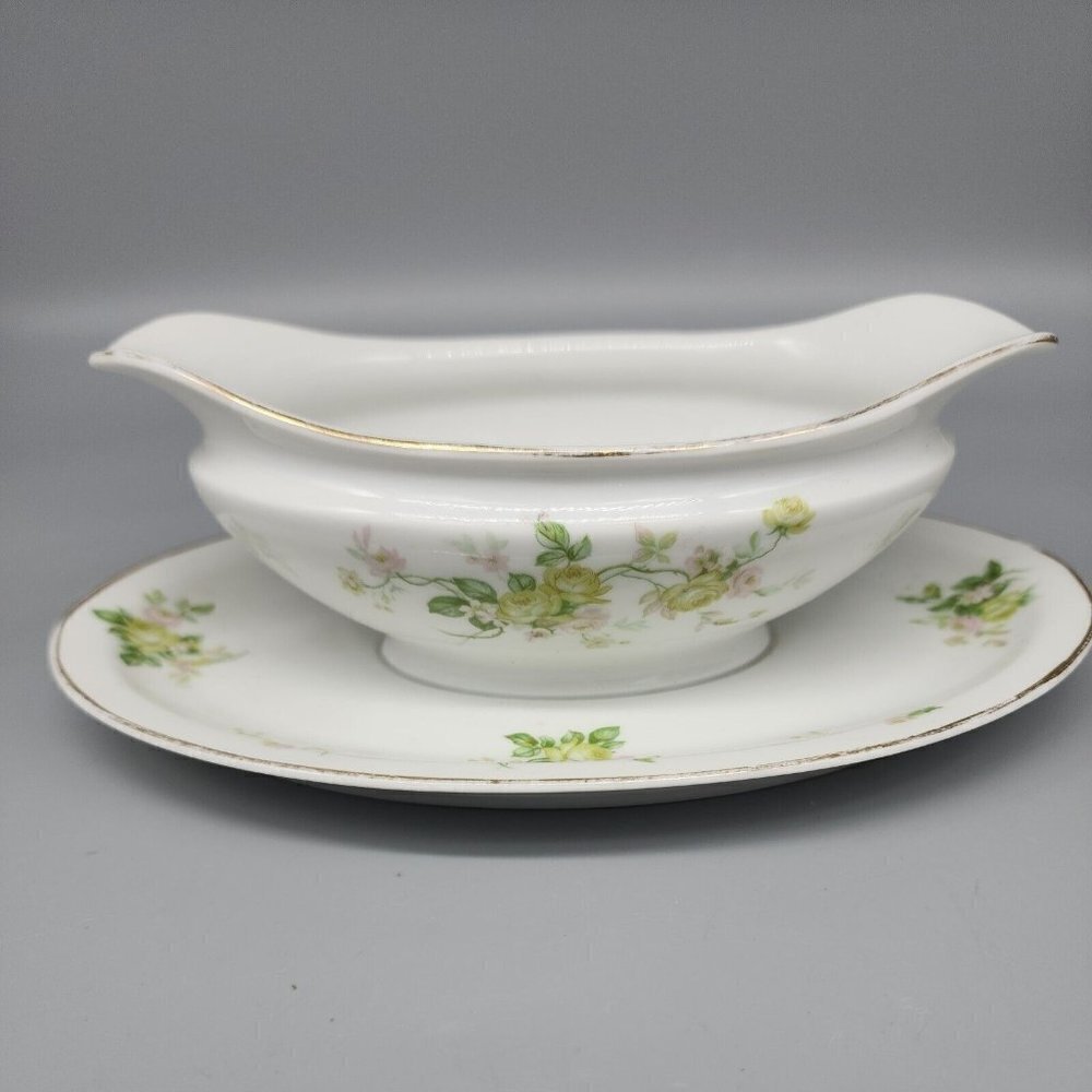 Vintage PAUL MULLER SELB BAVARIA PORCELAIN green ROSES GOLD TRIM GRAVY BOAT